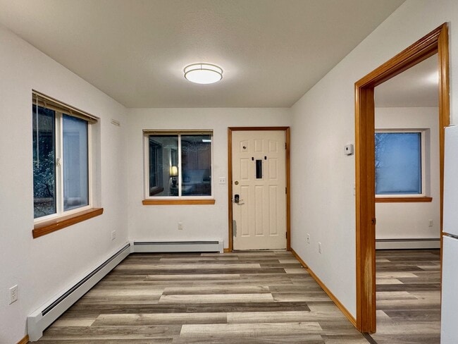 Building Photo - 9126 Wolfram Way