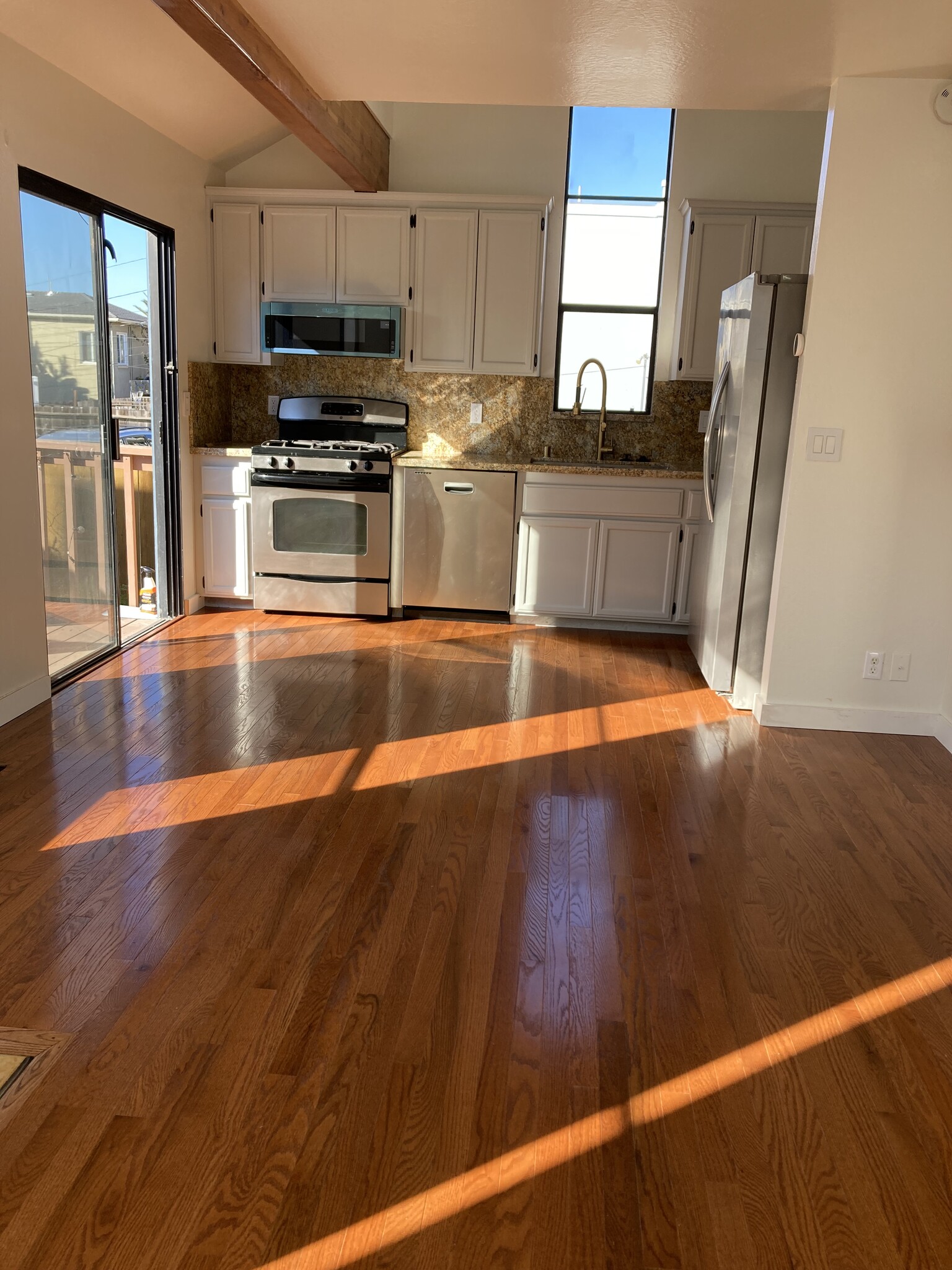 Building Photo - 2152 Clinton Ave