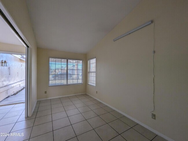 Building Photo - 11941 N 69th Ave