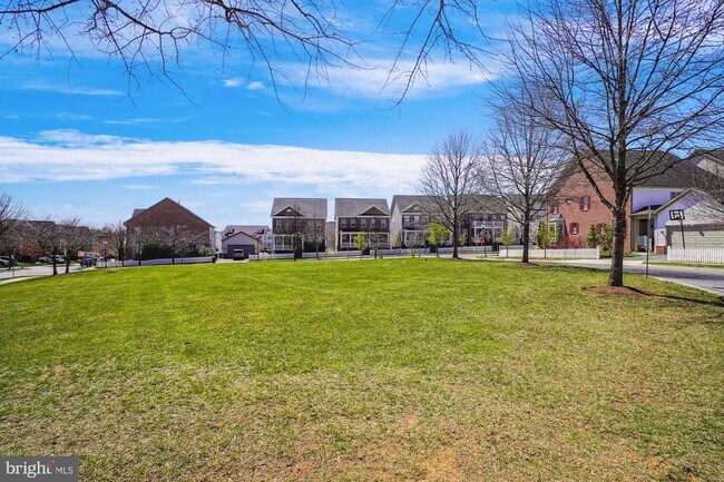 Building Photo - 12824 Clarksburg Square Rd