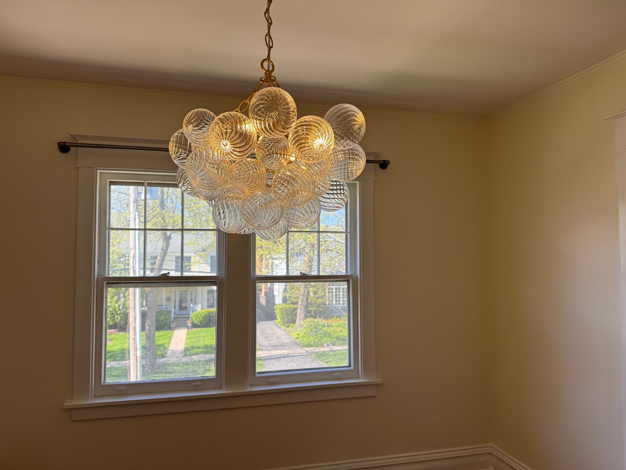 Dining room looking outside resedential atreet - 878 Ash St
