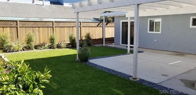 Building Photo - 3445 Bayonne Dr