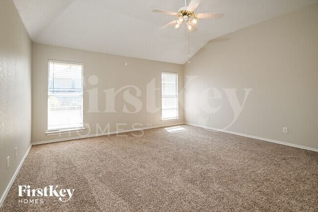 Building Photo - 2210 Meadowstone Dr