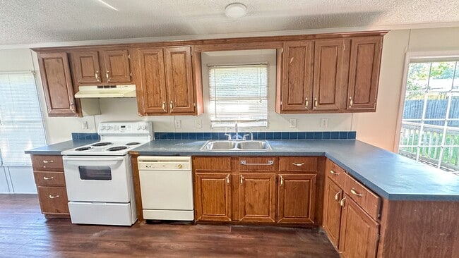 Building Photo - 16487 Brittany Way