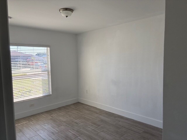 Building Photo - 524 SW 8th Pl