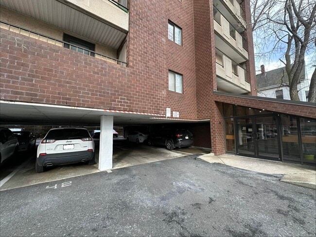 Building Photo - 39 Parlin St