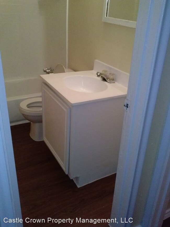 Building Photo - 831-831 S Nursery Rd