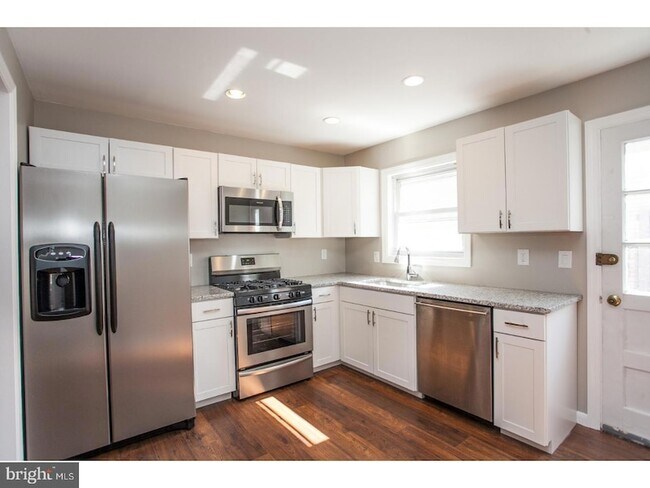 Building Photo - 176 Juniper Rd