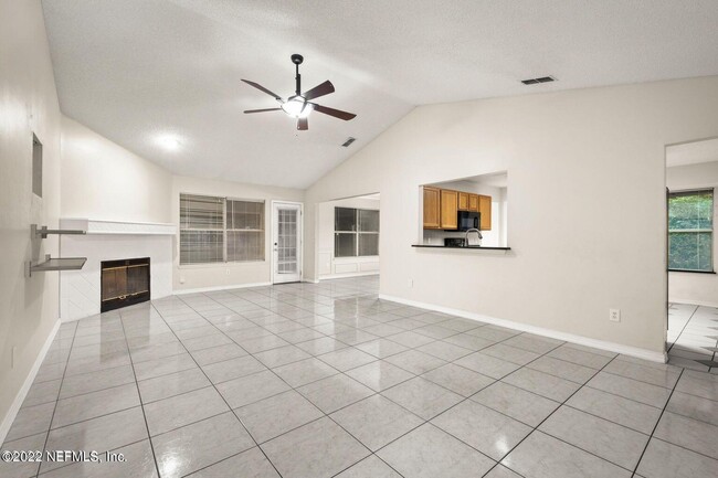 Building Photo - 12635 Chapeltown Cir E