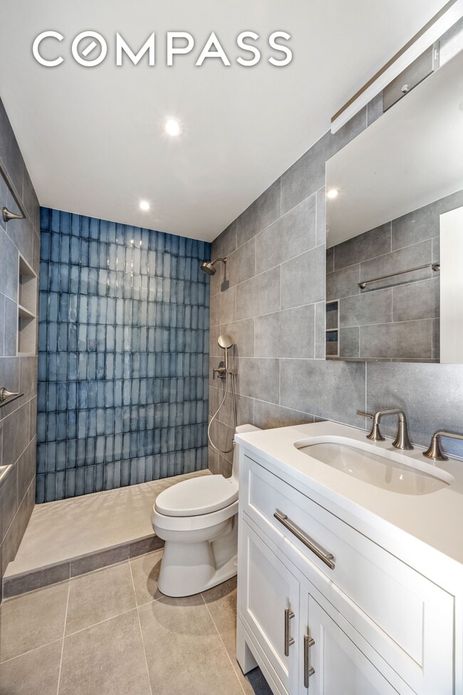 Building Photo - 140 Charles St