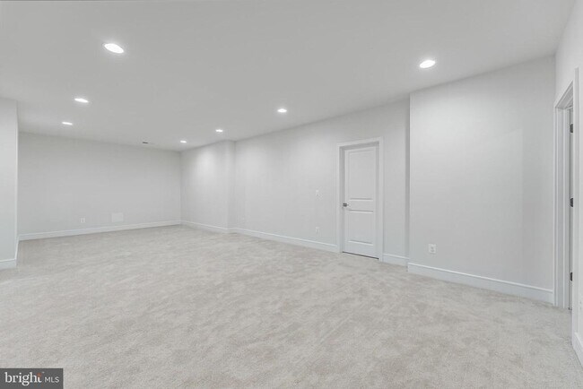 Building Photo - 23765 Fairfield Knl Ct