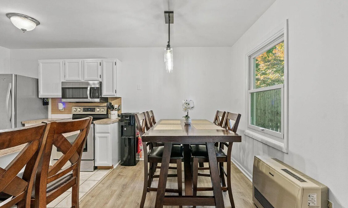 Building Photo - 6 Heartwood Ct