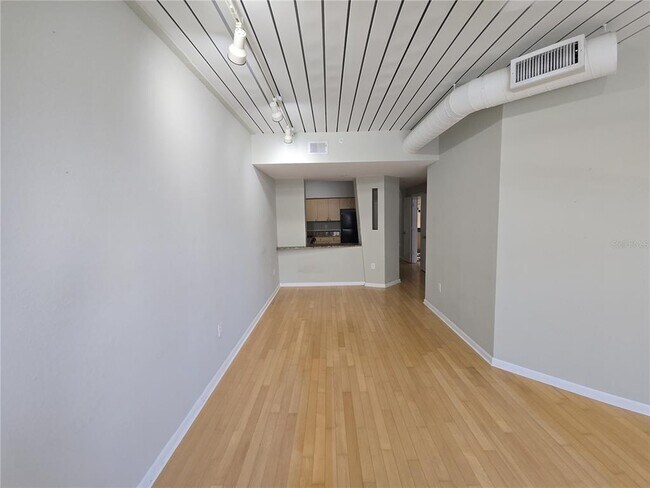 Building Photo - 2331 W Horatio St