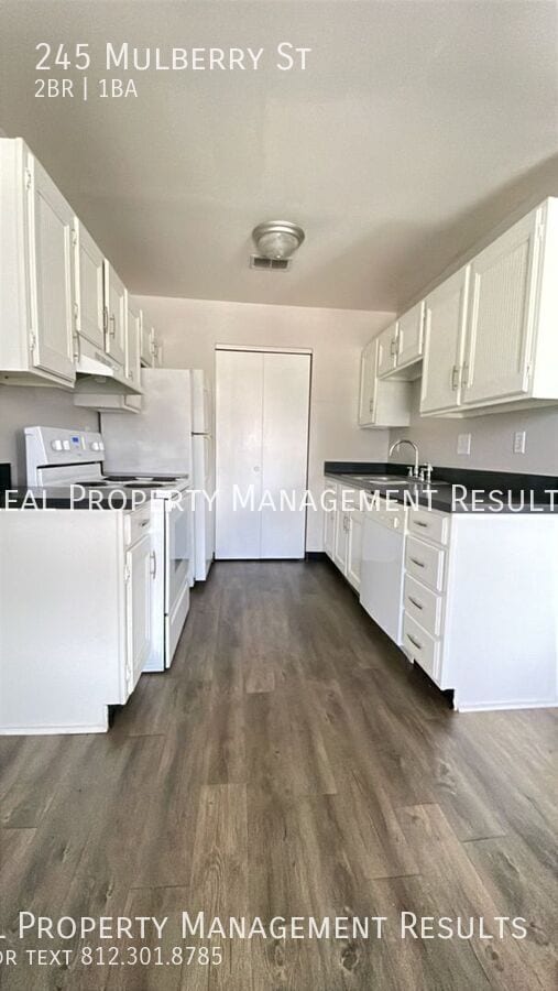 Building Photo - 245 Mulberry St