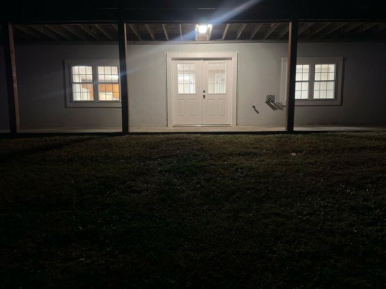 Building Photo - 34209 US-6