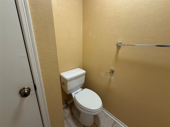 Building Photo - 5711 Sugar Hill Dr