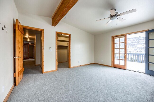 Building Photo - 115 Crestview Terrace