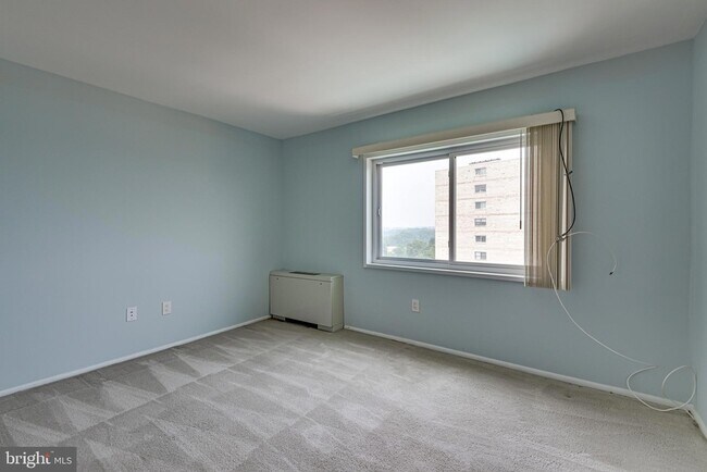 Building Photo - 1111 University Blvd W