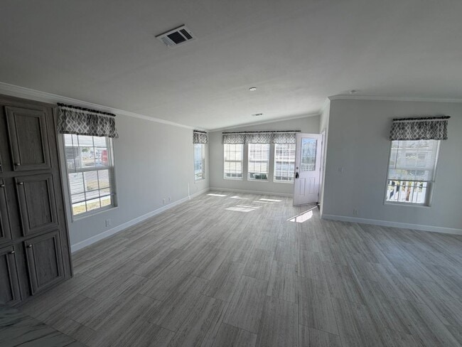 Building Photo - 53 6th St W