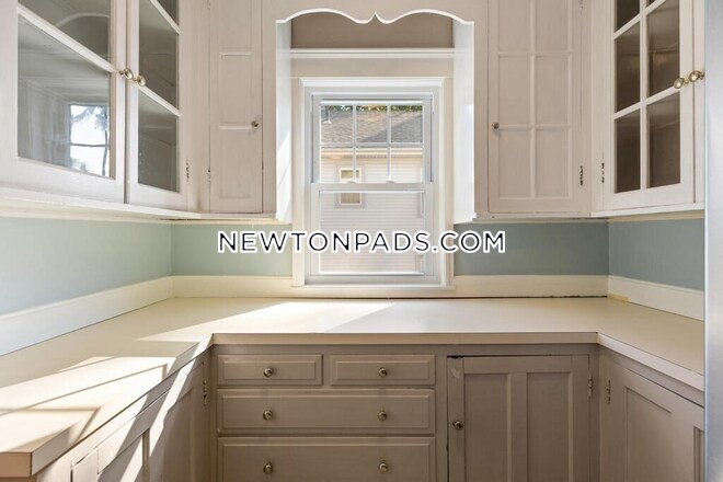 Building Photo - 47 Crosby Rd