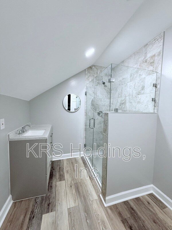 Building Photo - 5810 Spring Glen Lane
