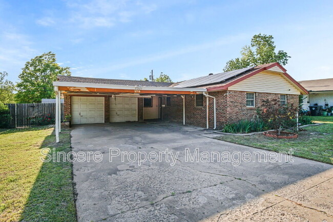 Building Photo - 2321 N Peniel Ave