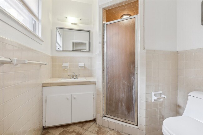 Building Photo - 3310 Longfield Cir