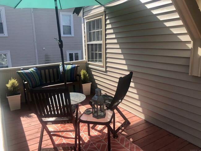 Building Photo - 57 Vine St