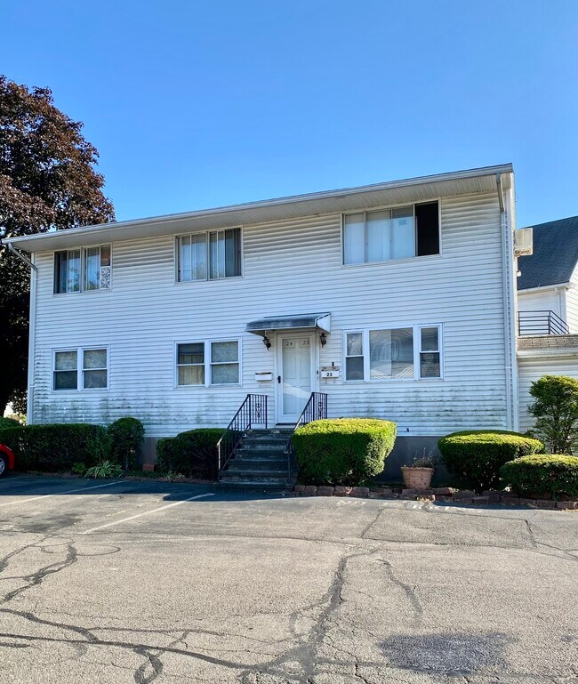 Primary Photo - 466 Middletown Ave