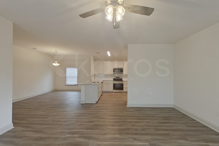 Building Photo - 8134 Hendrick Dr