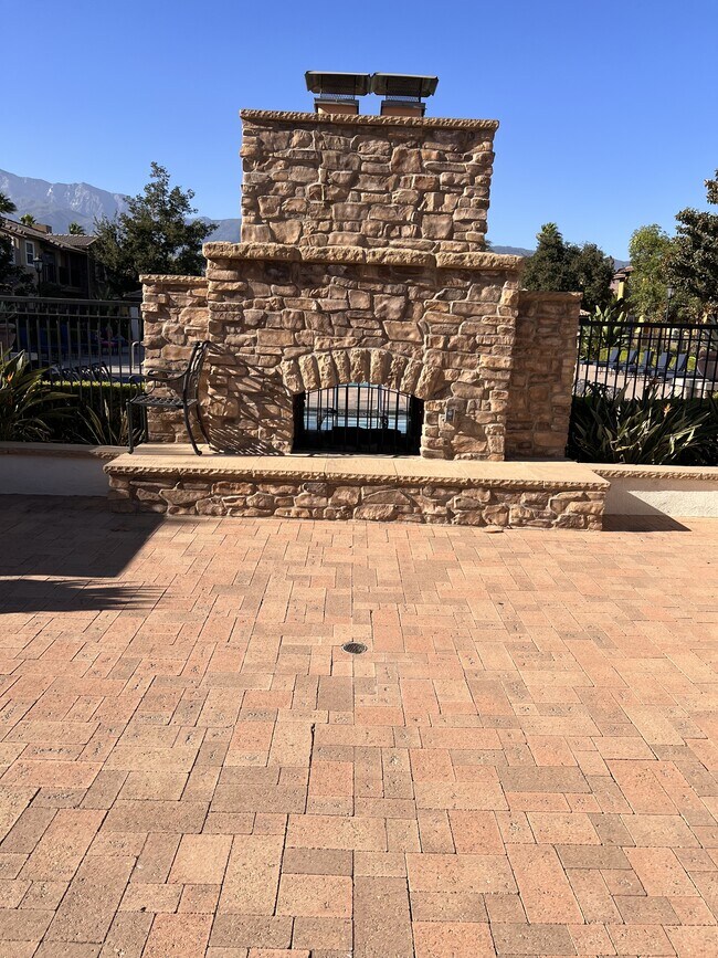 Building Photo - 8090 Cornwall Ct