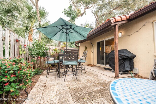 Building Photo - 8715 Camelia Ct