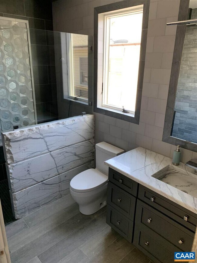 Building Photo - 808 Elliott Ave