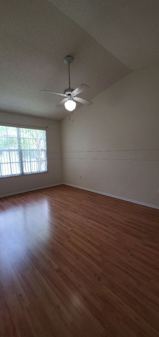 Building Photo - Beautiful 2-Bedroom, 3-Bathroom Townhome in Brandon