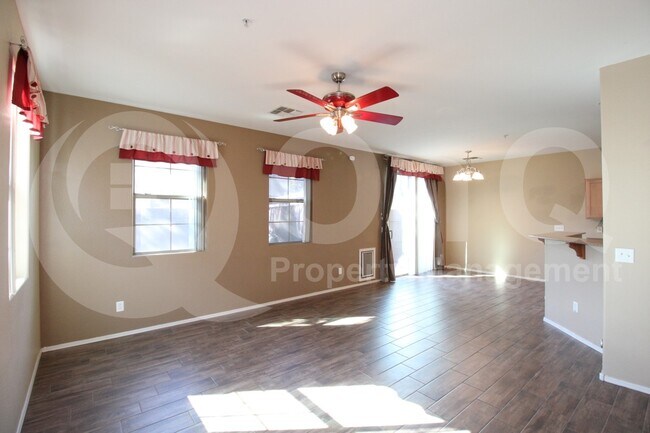 Building Photo - 1255 S Rialto