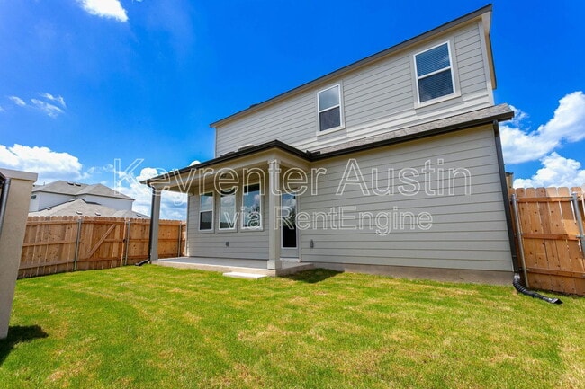 Building Photo - 2308 Mazmorra St