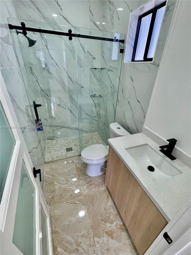 Building Photo - 435 N Quebrada St