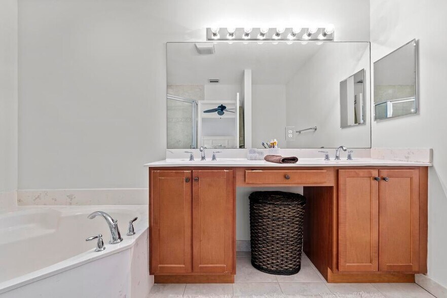 Building Photo - 7221 Briella Dr