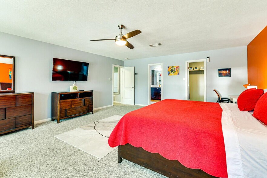 Building Photo - 1122 Gruene Rd