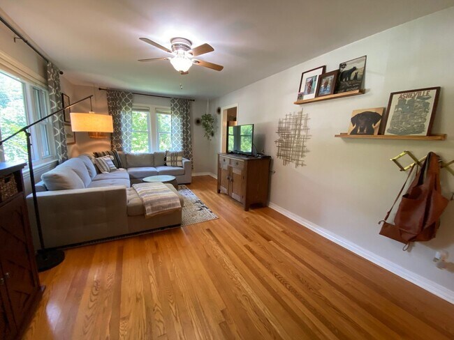 Building Photo - North AVL - Spacious Home with Large Yard ...