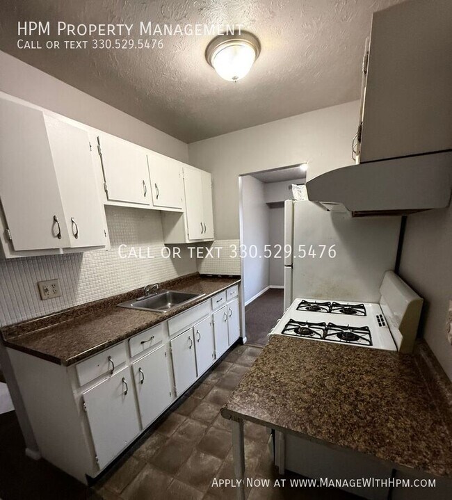 Building Photo - 809 SilverMeadow 304