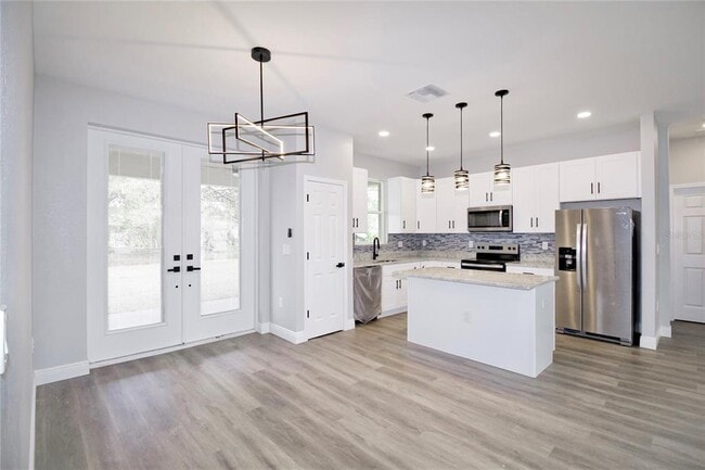 Building Photo - 4510 Boabadilla Ave