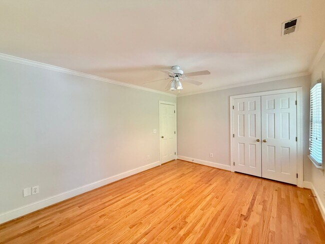 Building Photo - **OFFERING REFUNDABLE APPLICATION FEES & $250 MOVE IN PROMOTION** Incredible 5BD, 4.5BA House in ...