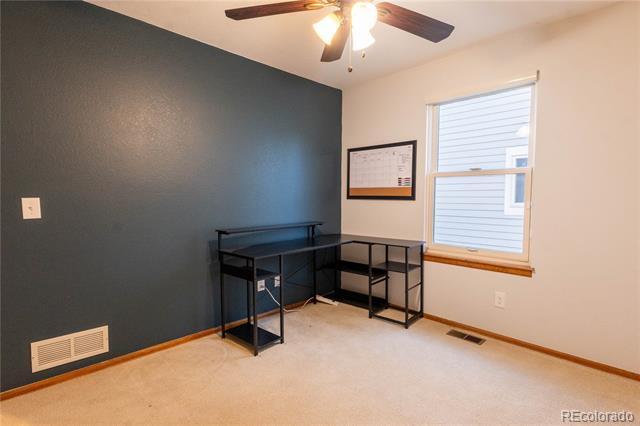 Building Photo - 2323 Dogwood Cir