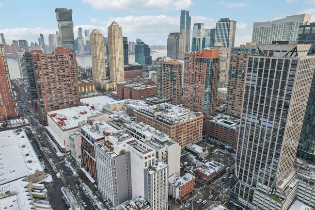 Building Photo - 160 1st St