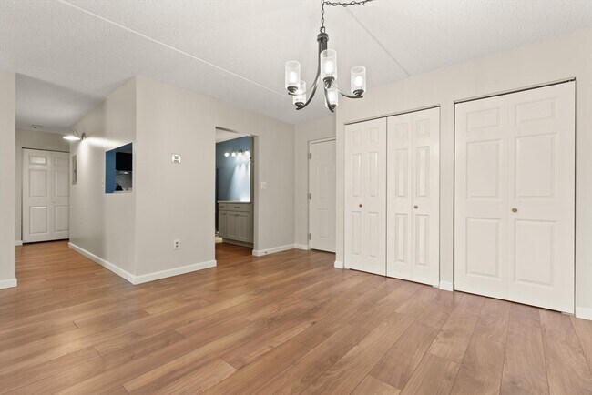 Building Photo - 289 Elm St