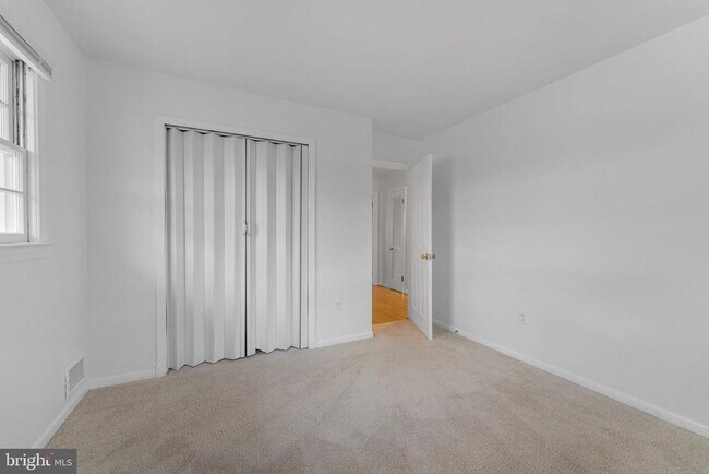 Building Photo - 12 Earlybird Ave