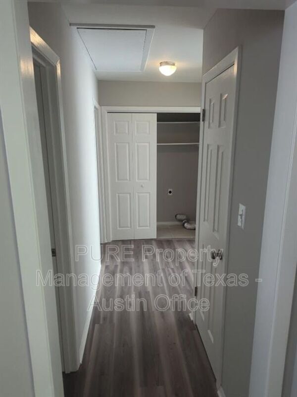 Building Photo - 6604 Scrub Oak Ln
