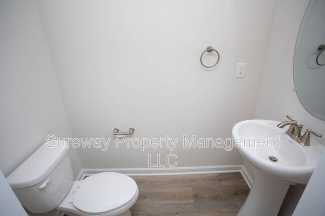 Building Photo - 55 Elliot Ln