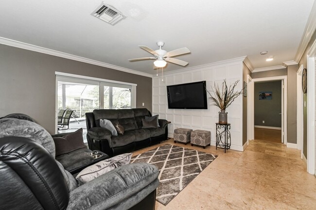 Building Photo - 4 Bed + Den and 3 Bath 2,093 Sq Ft Pet-Friendly